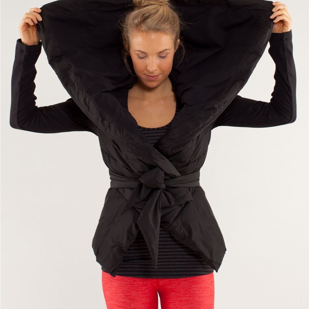 Lululemon Down To The Studio Down Jacket with Belt - Picture 4 of 13